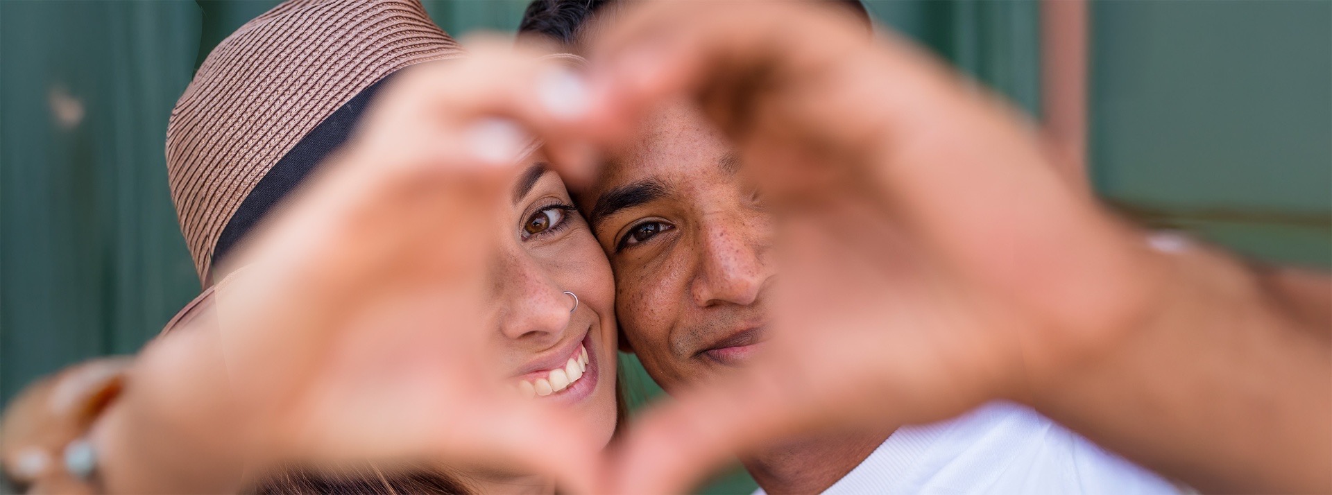 Green Flags: Signs of a Healthy Relationship - couple embracing showing healthy relationship dynamics