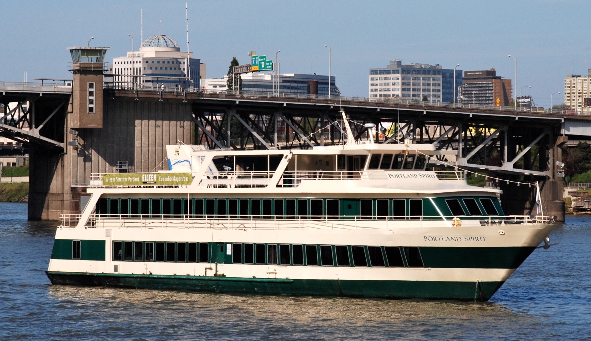 Portland Spirit romantic dinner cruise date night on Willamette River