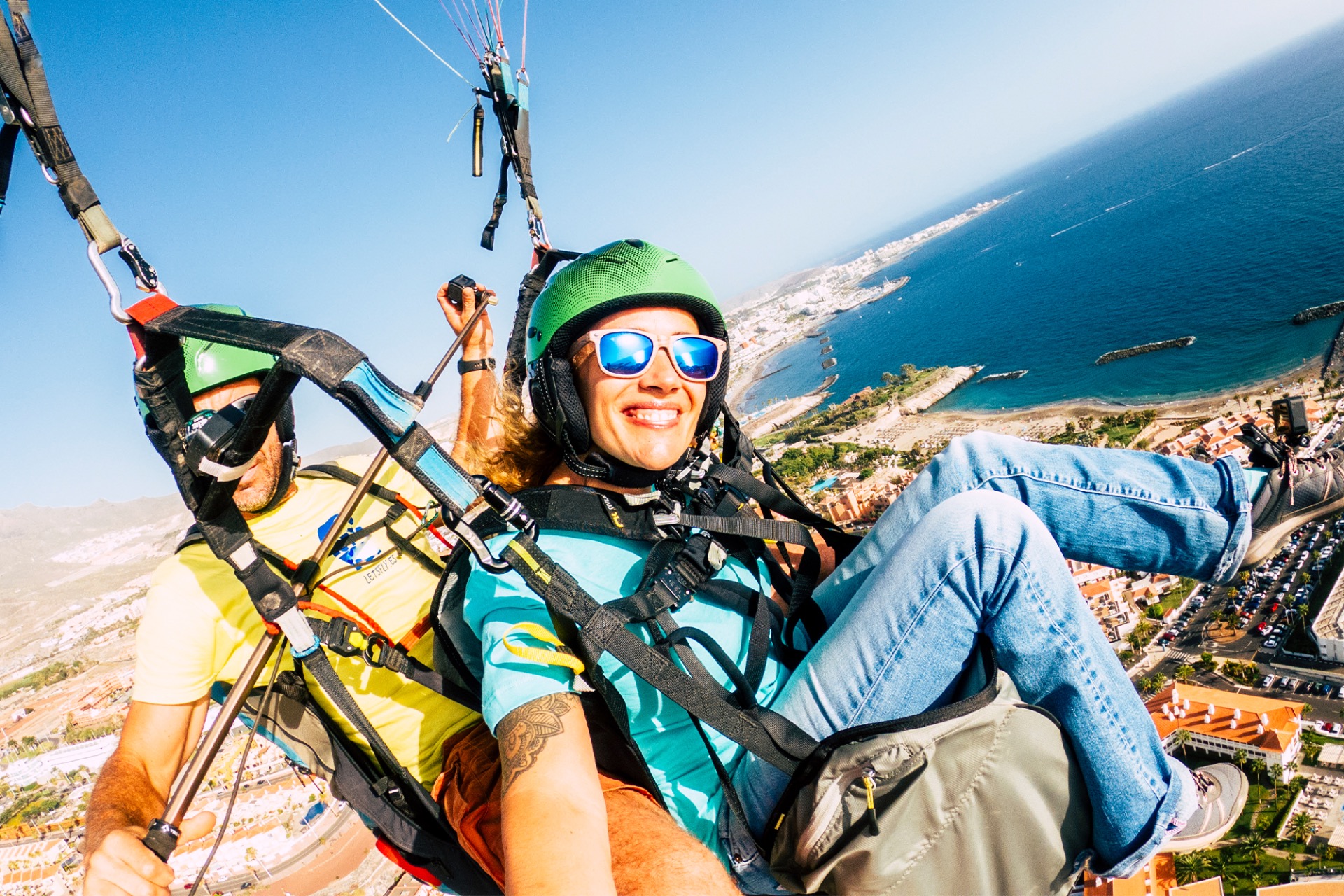 Tandem paragliding Poo Poo Point Seattle Issaquah couples adventure date